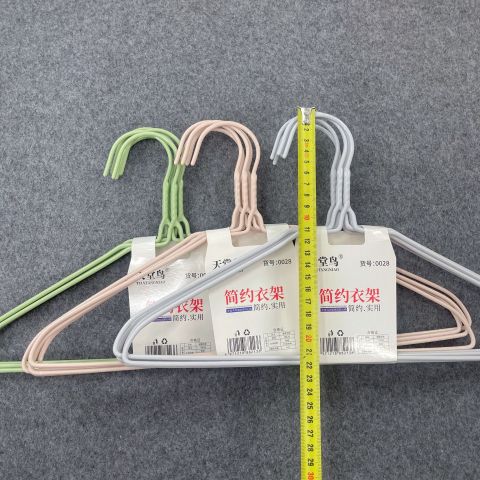 TIANTANGNIAO 5-Pack Adult Clothes Hanger – Simple & Practical Design, 38cm Shoulder Width, Ideal for Shirts, Blouses and Lightweight Garments